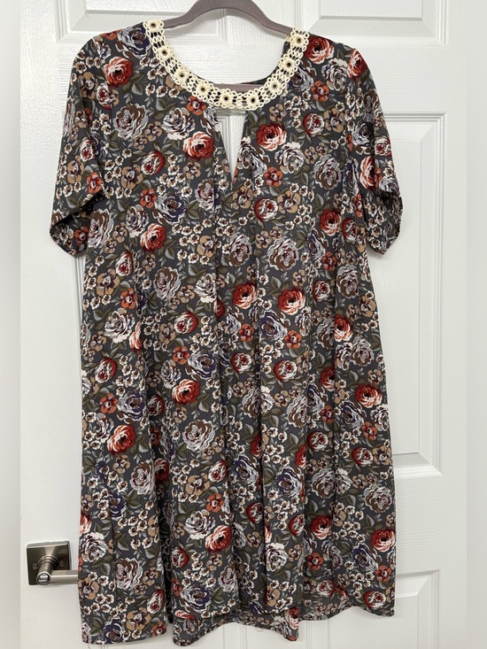 Umgee Dresses & Skirts - Umgee Women’s Crochet-Neck Floral Swing Dress in Gray 2XL